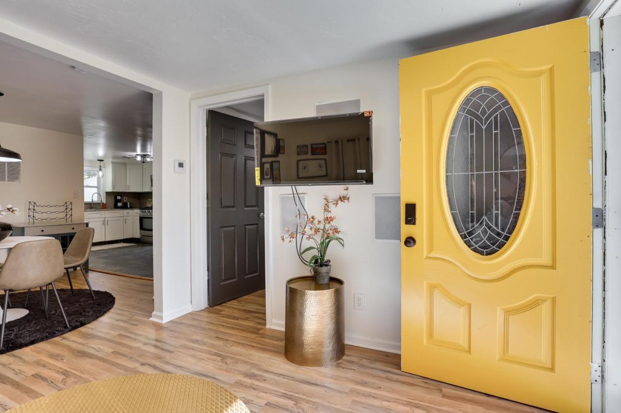 Modern Northfield Cottage With Yard! ภายนอก รูปภาพ